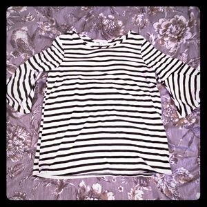 Women’s Small semi flowy 3/4 length sleeve